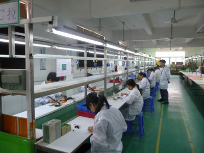 【深圳工廠供應(yīng)發(fā)光胸牌|圓形led發(fā)光胸章|創(chuàng)意時尚大方禮品】價(jià)格,廠家,圖片,金屬工藝品,深圳市火狼電子-